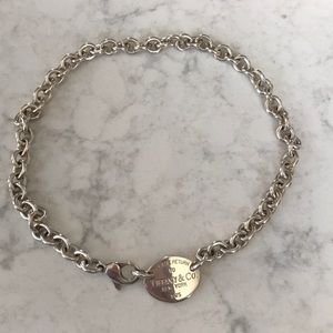 Tiffany and co "Return to Tiffany" oval necklace